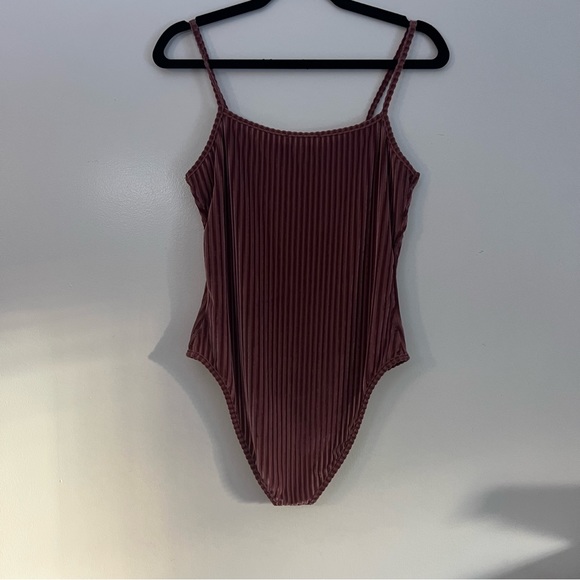 Unbranded velour bodysuit (TALL) - Picture 2 of 3